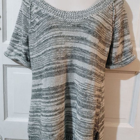 Short Sleeve Sweater M - Picture 1 of 1